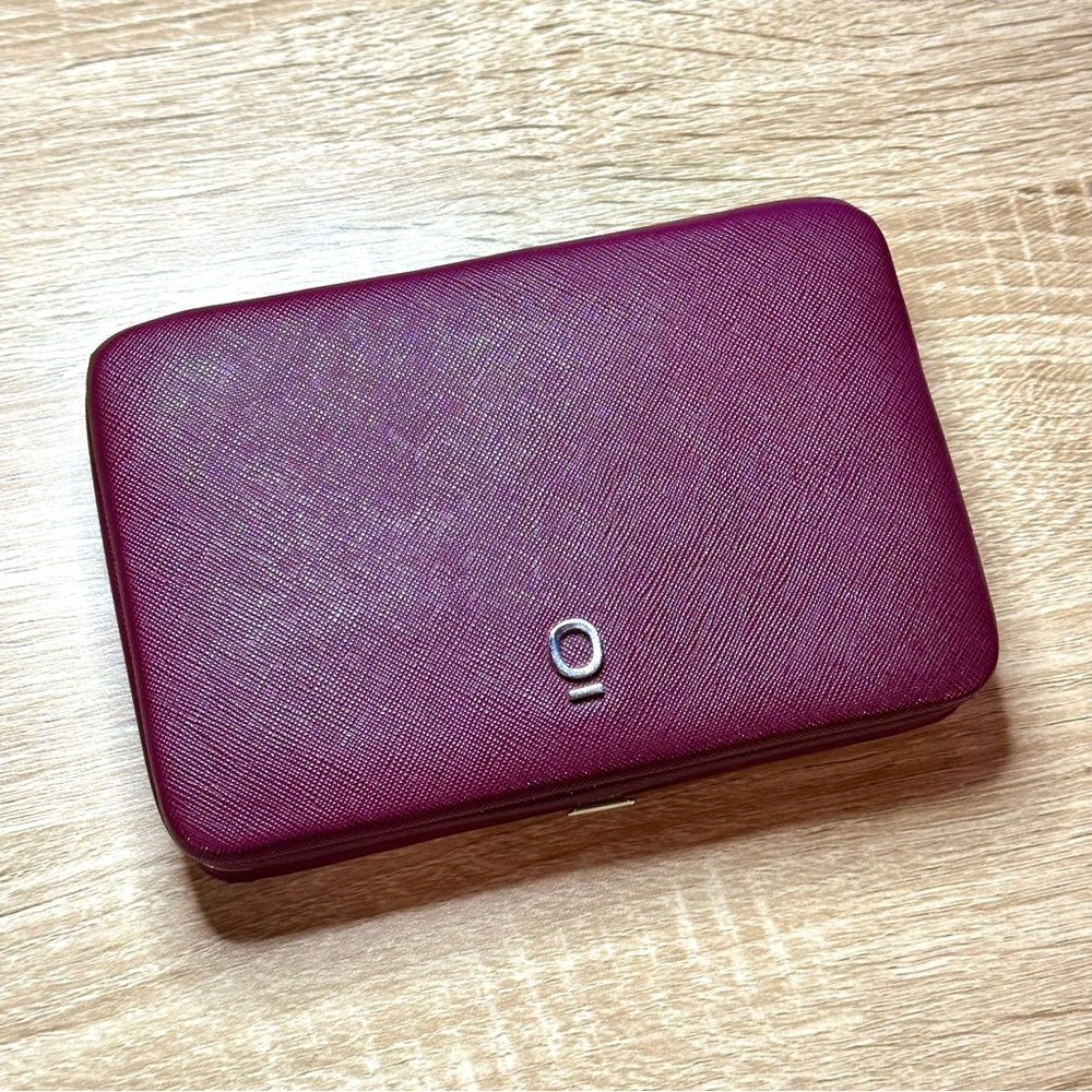 doTERRA Clutch & Essential Oil Carrier